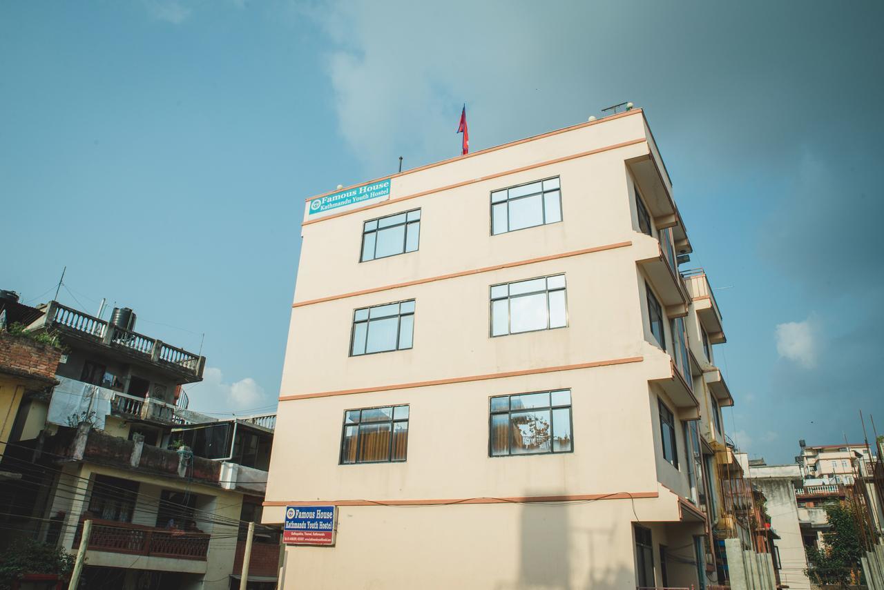 Famous House Kathmandu Hostel Buitenkant foto